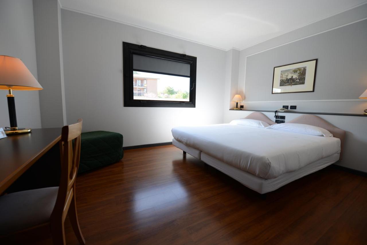 Hotel Mamiani & Relaxing Spa Urbino Kamer foto